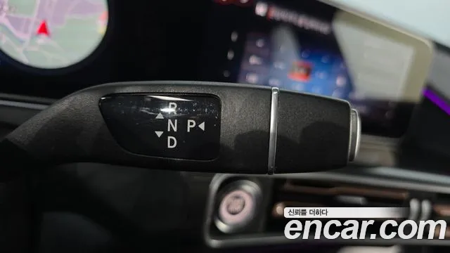 Mercedes-Benz EQC 2020 thumb 8