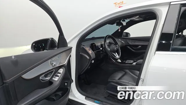 Mercedes-Benz EQC 2020 thumb 9