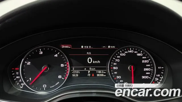 Audi A7 2012 thumb 8