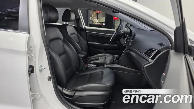 Hyundai Avante 2015 thumb 11