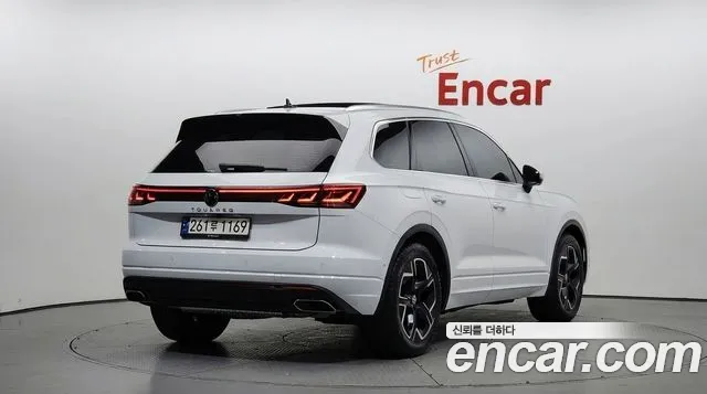 Volkswagen Touareg 2024 thumb 2