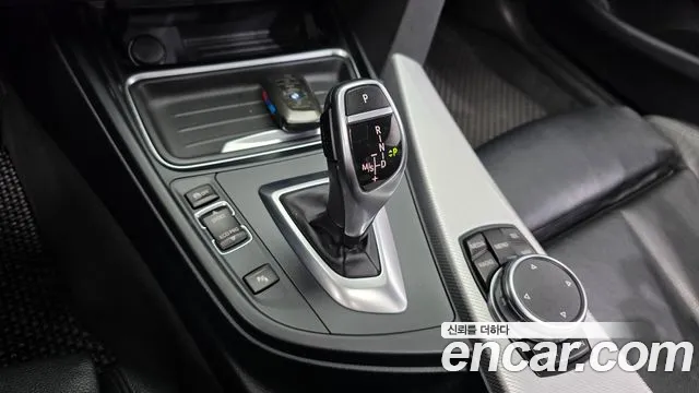 BMW 4-Series 2015 thumb 8