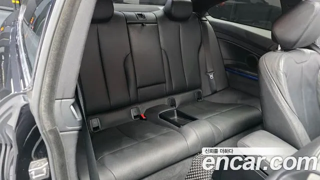 BMW 4-Series 2015 thumb 11