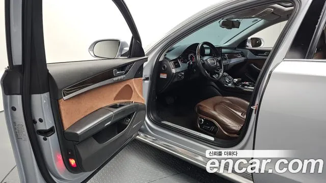 Audi A8 2015 thumb 10