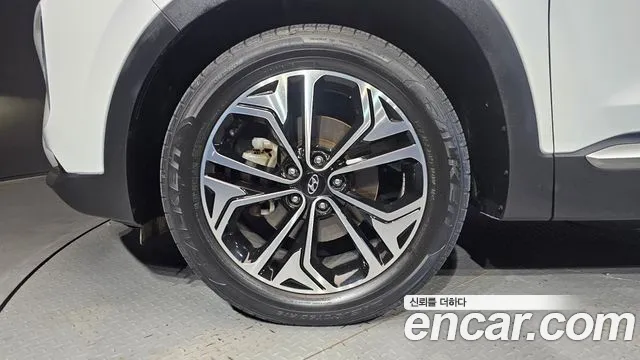 Hyundai Santa Fe 2018 thumb 5