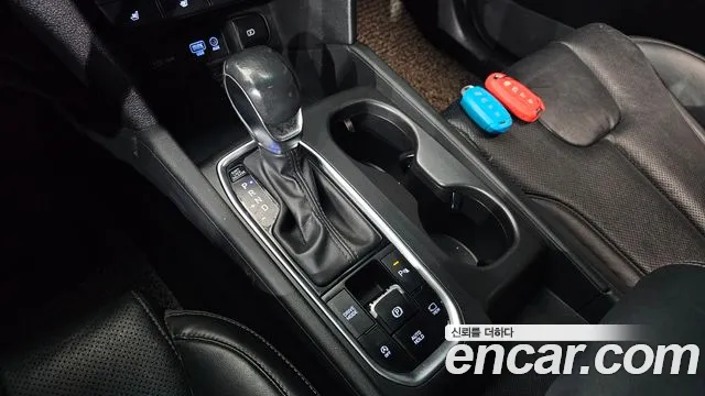 Hyundai Santa Fe 2018 thumb 9