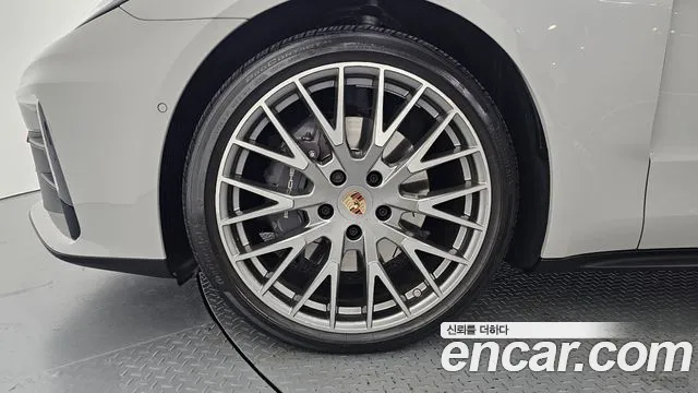 Porsche Panamera 2024 thumb 5