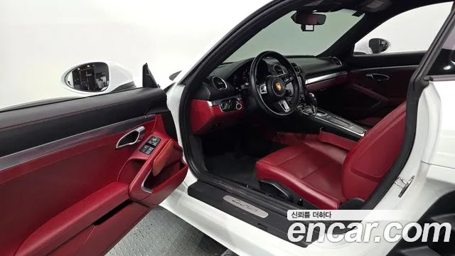 Porsche Cayman 2018 thumb 10
