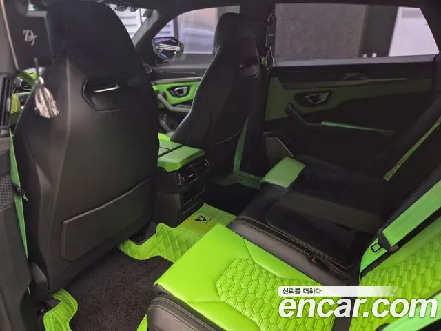 Lamborghini Urus 2020 thumb 10