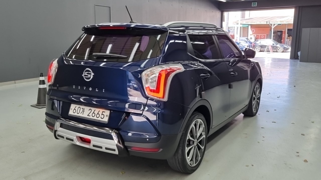 KG_Mobility_Ssangyong TIBOLI 2017 thumb 2