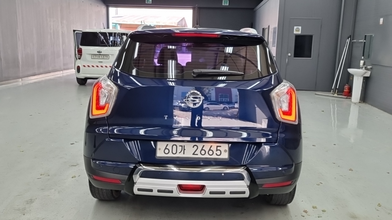 KG_Mobility_Ssangyong TIBOLI 2017 thumb 4