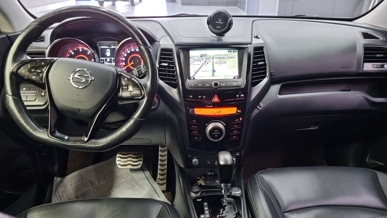 KG_Mobility_Ssangyong TIBOLI 2017 thumb 7