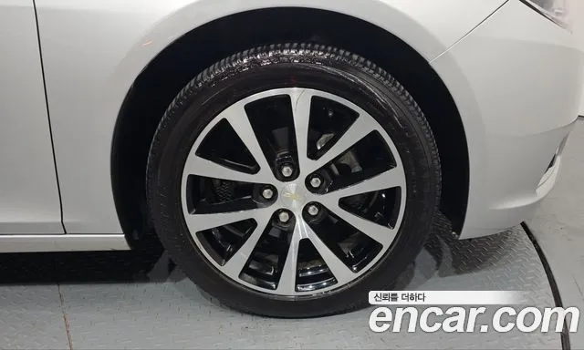 ChevroletGMDaewoo Malibu 2013 thumb 5