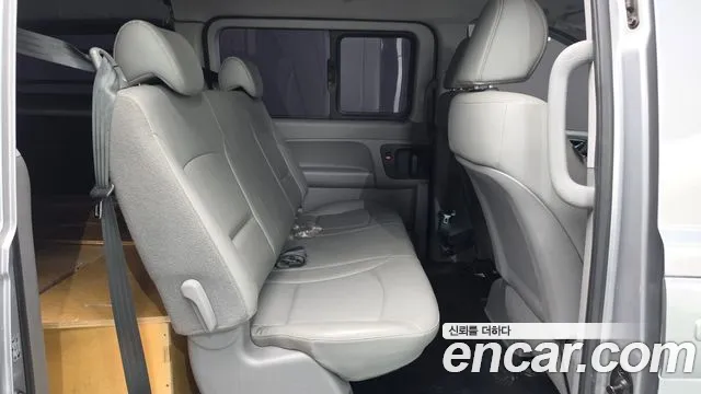 Hyundai Starex 2018 thumb 10