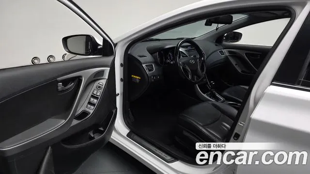 Hyundai Avante 2013 thumb 10
