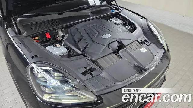 Porsche Cayenne 2023 thumb 5