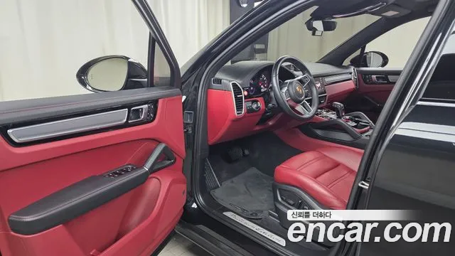 Porsche Cayenne 2023 thumb 9