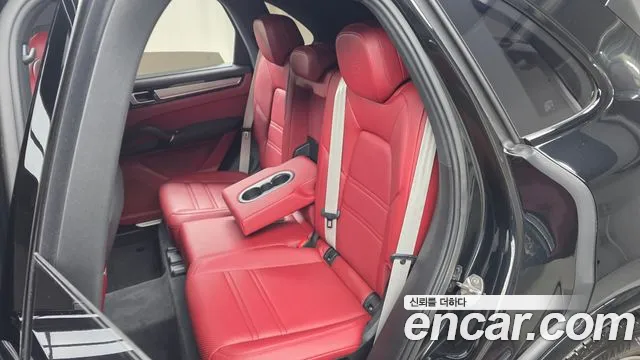 Porsche Cayenne 2023 thumb 11
