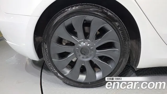 Tesla Model 3 2021 thumb 5