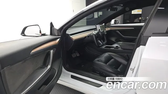 Tesla Model 3 2021 thumb 10