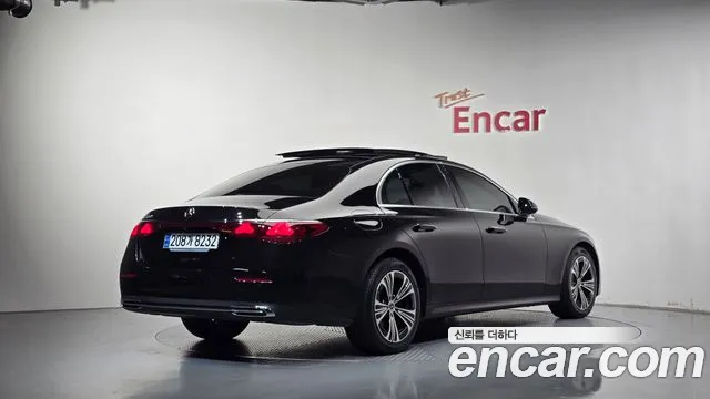 Mercedes-Benz E-Класс 2024 thumb 2