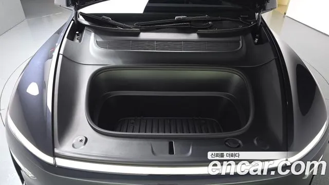 Tesla Model Y 2026 thumb 5