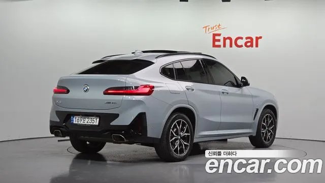 BMW X4 2022 thumb 2