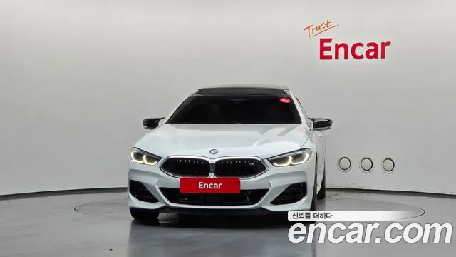 BMW 8-Series 2023 thumb 3