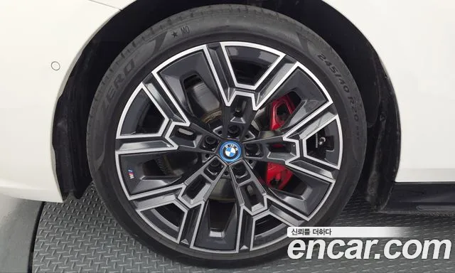 BMW i5 2024 thumb 4