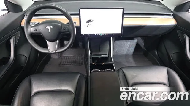 Tesla Model 3 2020 thumb 6