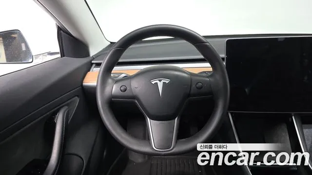 Tesla Model 3 2020 thumb 11