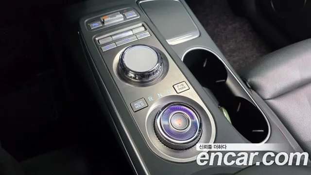 Genesis GV70 2021 thumb 9