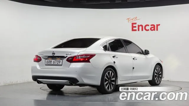 Nissan Altima 2018 thumb 2