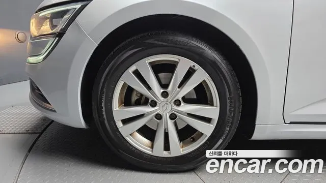 Renault-KoreaSamsung Megane 2016 thumb 5