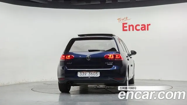 Volkswagen Golf Sportsvan 2014 thumb 4