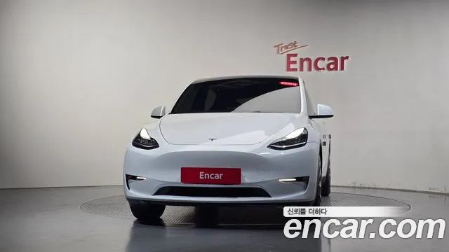Tesla Model Y 2022 thumb 2