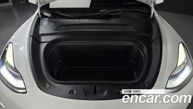 Tesla Model Y 2022 thumb 5
