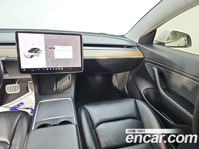 Tesla Model 3 2021 thumb 10