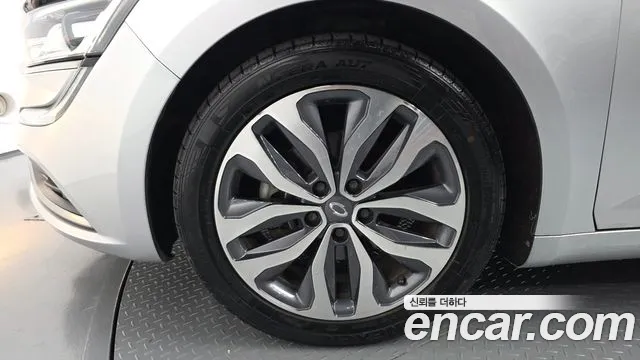 Renault-KoreaSamsung Megane 2016 thumb 4