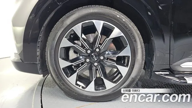 Kia Carnival 2021 thumb 5