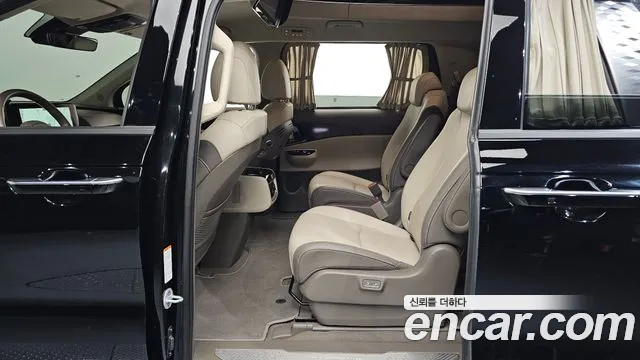 Kia Carnival 2021 thumb 11