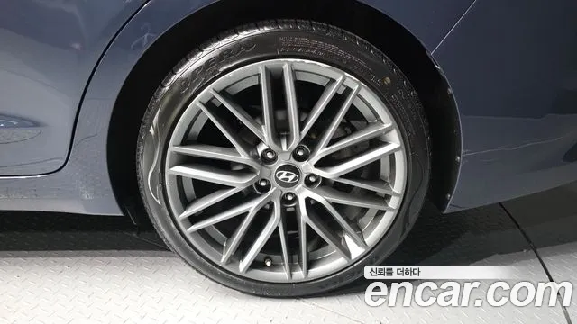 Hyundai Avante 2015 thumb 4