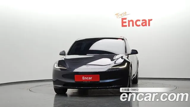 Tesla Model 3 2026 thumb 3