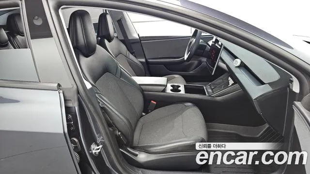 Tesla Model 3 2026 thumb 10