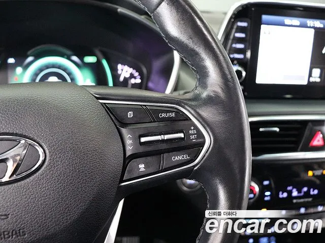 Hyundai Santa Fe 2018 thumb 8