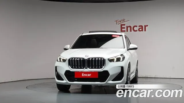 BMW X1 2023 thumb 2
