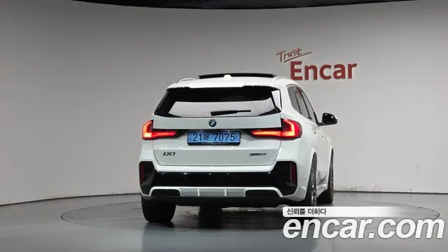 BMW X1 2023 thumb 3