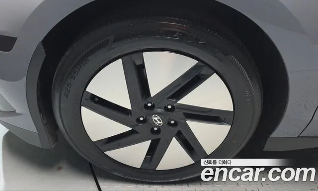 Hyundai IONIQ 6 2024 thumb 4