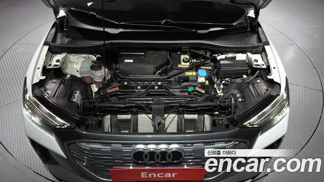 Audi Q4 e-tron 2022 thumb 6