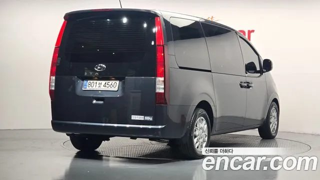 Hyundai Staria 2022 thumb 2